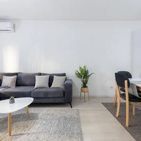 Top Bnb Tirana شقة *