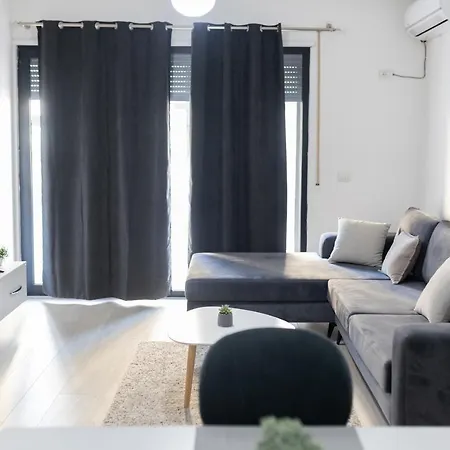 Top Bnb Tirana 아파트 *