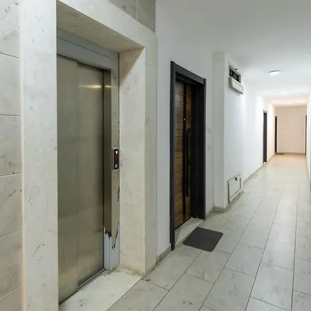 Top Bnb Tirana 티라나