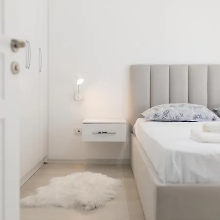 Top Bnb Tirana Apartman *