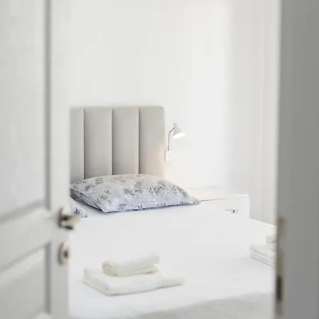 Top Bnb Tirana 아파트 *